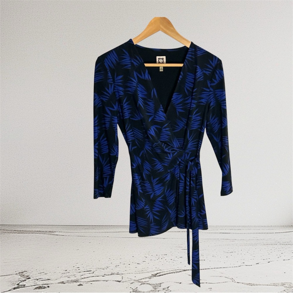 Anne Klein Faux Wrap Top Sz Small Blue/Black Fern Motif.